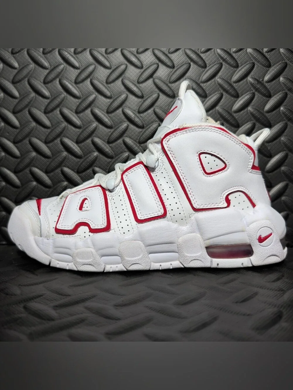 Nike Air More Uptempo White/ Varsity Red Outline (GS) DJ5988-100 size 6y